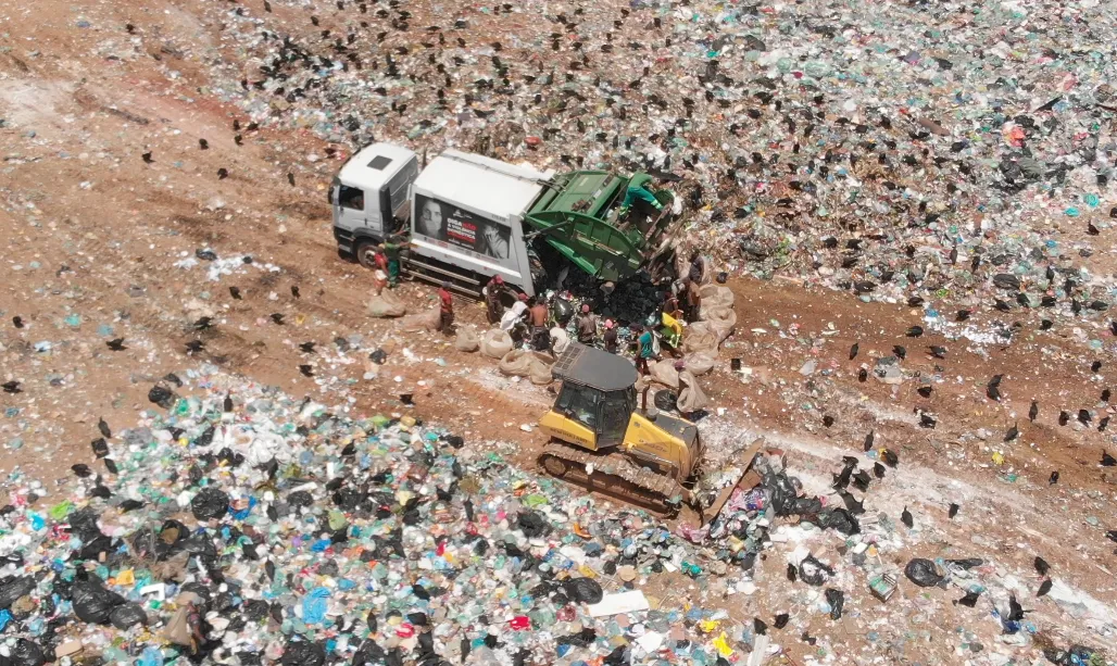 Justiça proíbe entrada de catadores no Aterro do Fischer