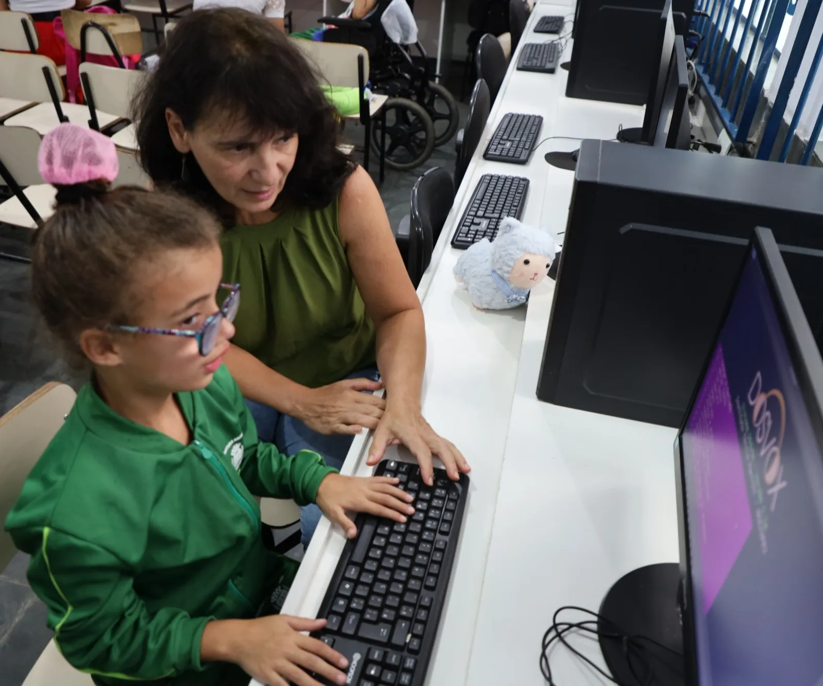 Professora de Teresópolis conquista 2º lugar em prêmio nacional de educação