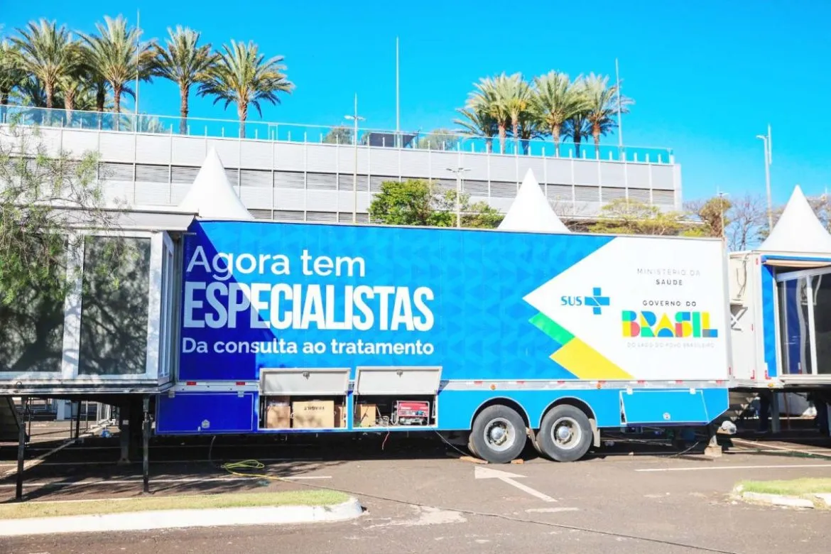 Teresópolis recebe carretas de oftalmologia do Programa Agora Tem Especialistas