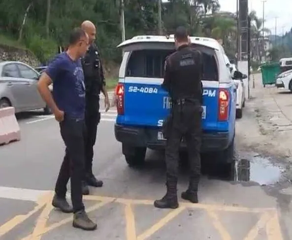 Irmãos são presos por tentativa de homicídio em Pedro do Rio, Petrópolis