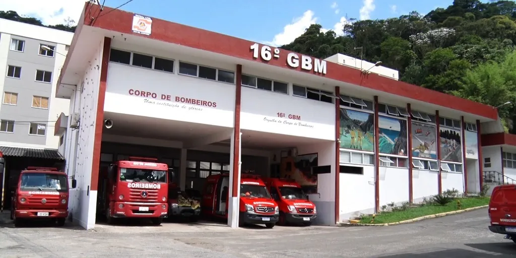 Bombeiros socorrem vítima de mal súbito no Golfe. O homem não resistiu