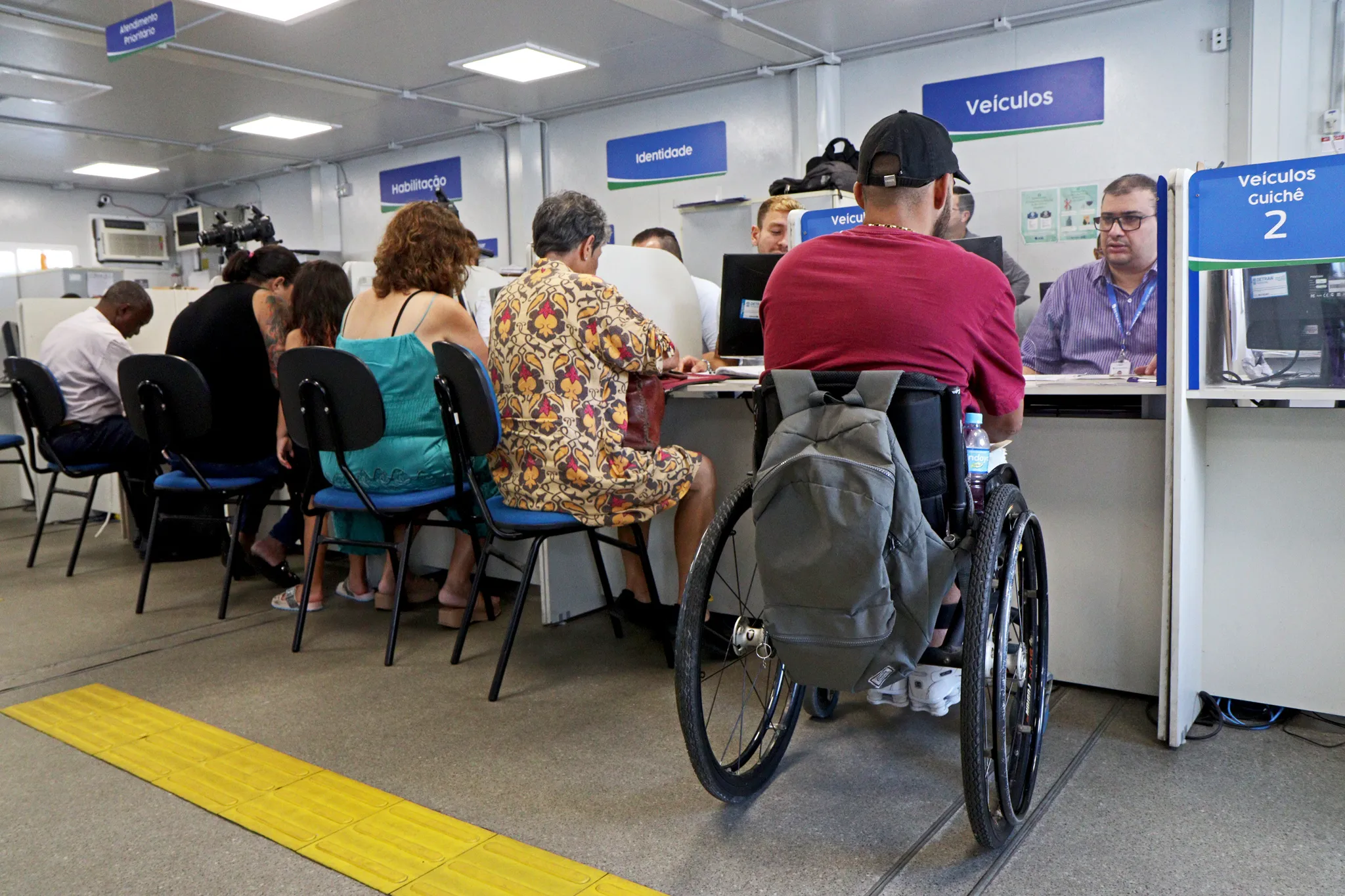 Detran RJ vai oferecer atendimento prioritário para idosos e pessoas com deficiência neste sábado (21/3)