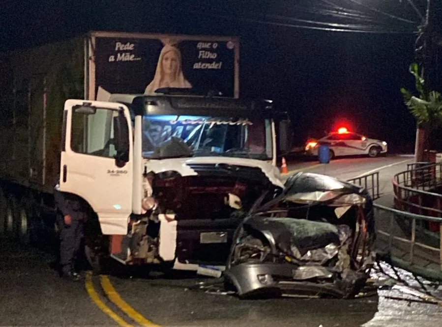 Grave acidente mobiliza Corpo de Bombeiros na Av. Rotariana