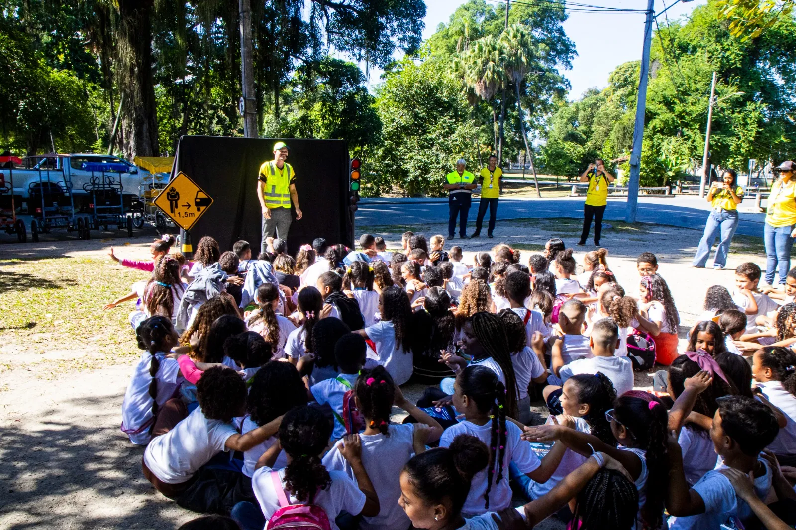 Maio Amarelo: Detran RJ  promove ação educativa com alunos do ensino fundamental na Quinta da Boa Vista