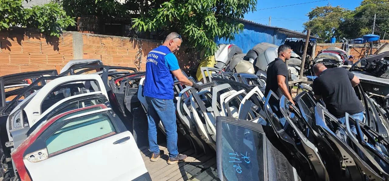 Detran RJ interdita ferro-velho irregular em Sepetiba
