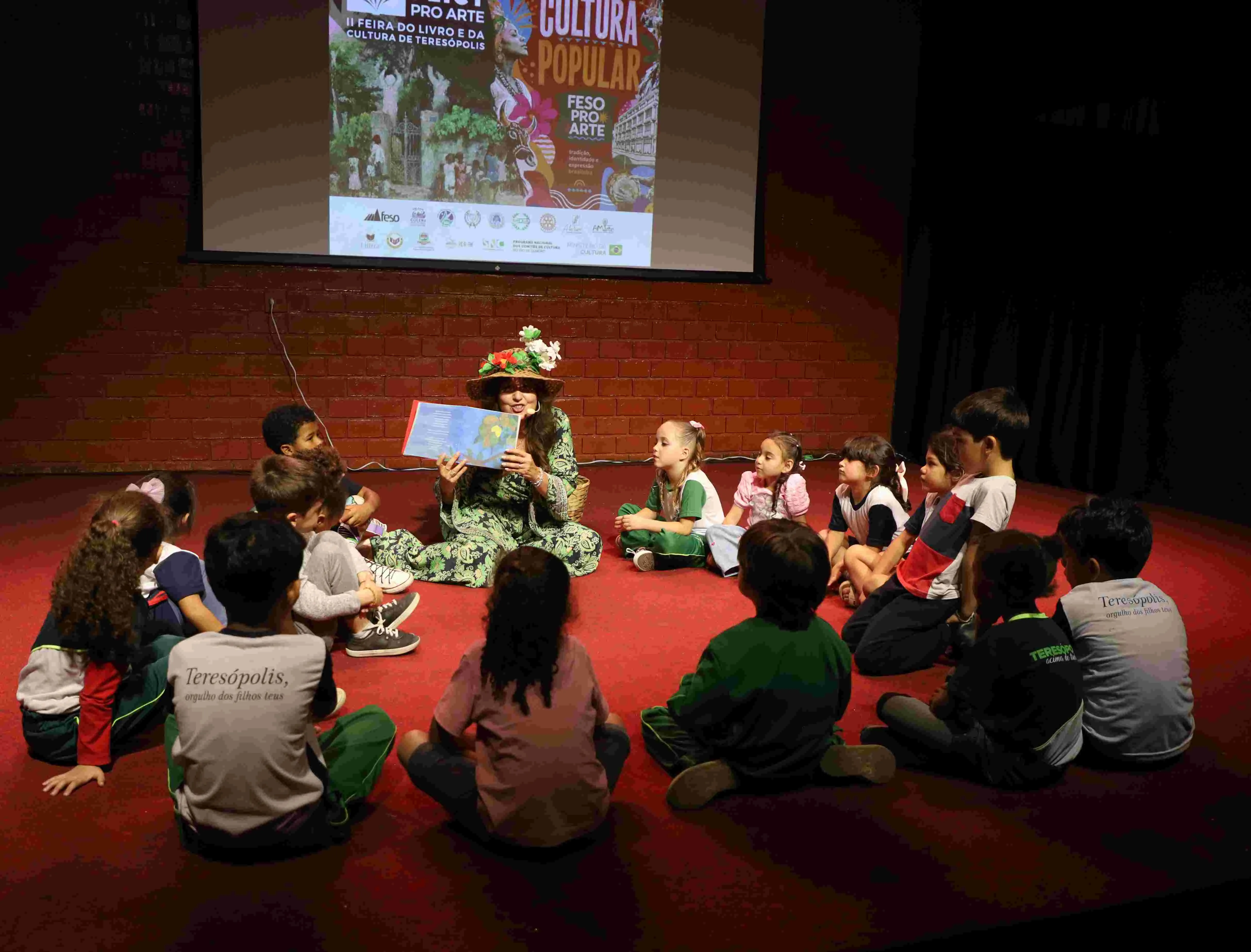 Mais de mil alunos da Rede Municipal de Ensino participam da II FLICT Pro Arte