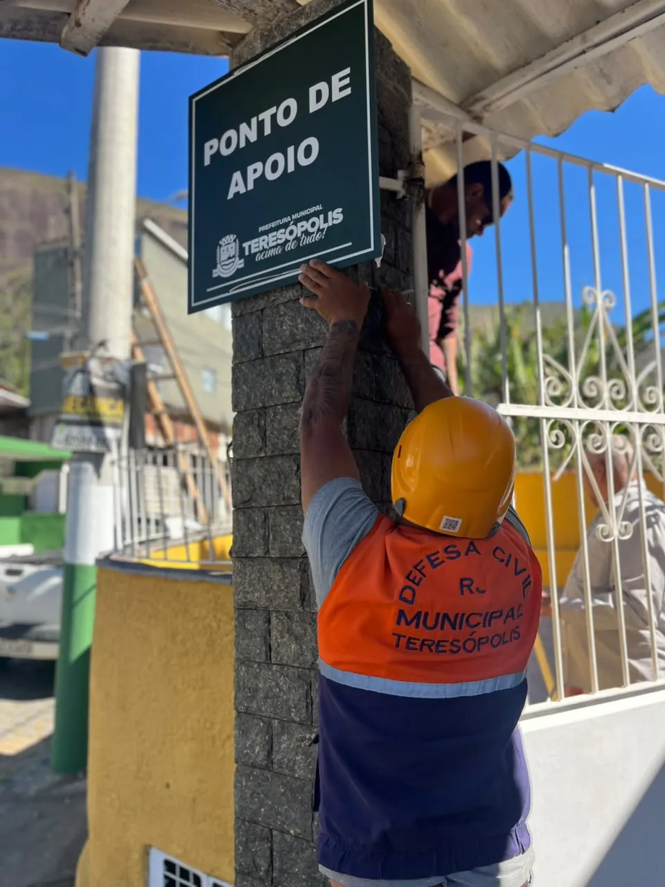 Defesa Civil reforça prevenção com instalação de placas de identificação dos Pontos de Apoio