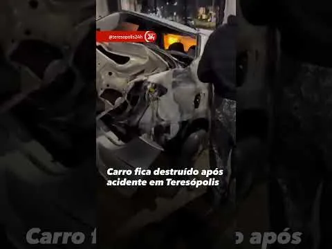Carro fica destruido após acidente em Teresópolis